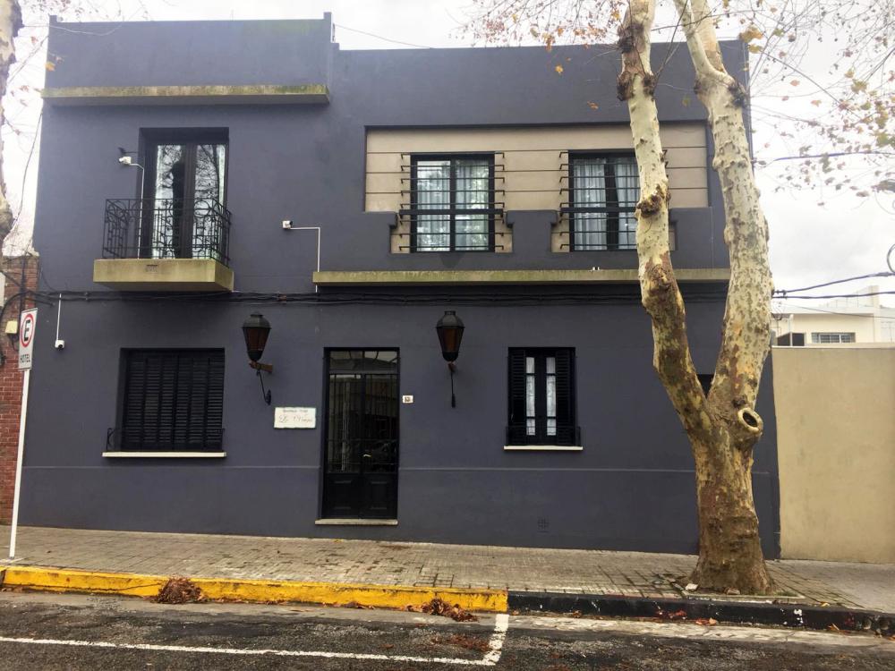 Posada con 9 habitaciones en suite de diseño exclusivo en pleno centro de Colonia del Sacramento. A metros del Puerto 
